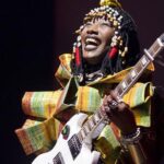 Fatoumata Diawara Instagram - Un excellent Dimanche à toutes et à tous. Quelques images de notre concert à #olympia de Paris. Merci infiniment à tous pour ce moment magique passé ensemble! Loveeeee ❤️❤️❤️❤️🙏🏾! Crédit : #SiânPottok design: #_nour_salam