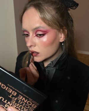 Felicia Truedsson Instagram - outtakes celebrating jesus resurrection x my birth 💝 

  i have no idea how but @emeliewood did my makeup