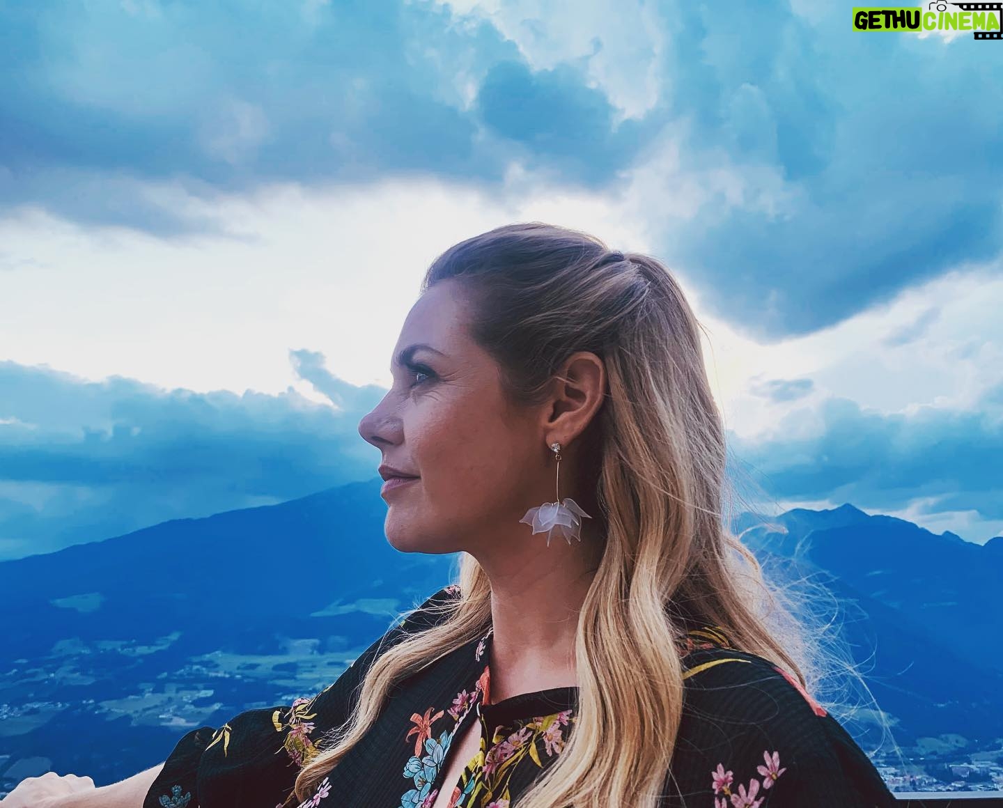 Felicitas Woll - 6.8K Likes - Annabelle vor Berg #herzogpark #🎬 #🎭