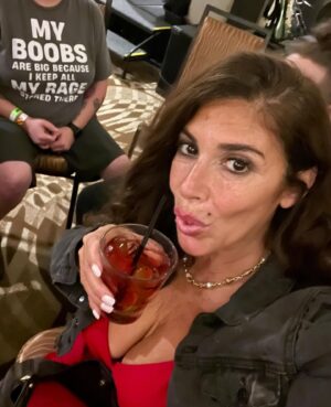 Felissa Rose Instagram - Cheers to a great weekend!!! But what’s the best part of this photo?🤪😂😂😂 Hugs 🤗