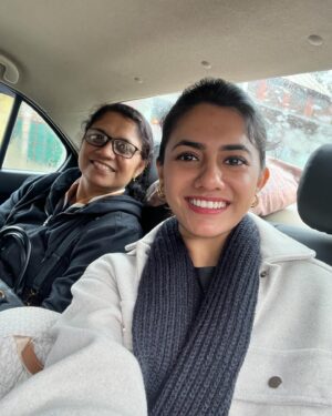 Femina George Instagram - ❄️

#feminageorge #kashmir #gulmarg #pahalgam #family #vacation #trip #happy #ootd