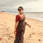 Femina George Instagram - Beach Mode 😎🌊 📸 : @shaneer_moideen #feminageorge #beach #saree #photoshoot