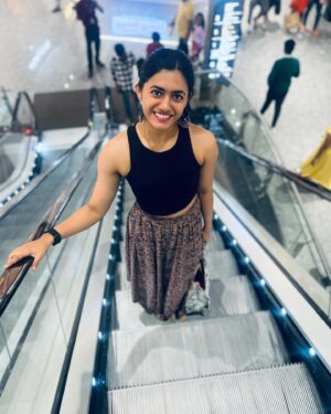 Femina George Instagram - City that holds my heart ❤️✨

Ps : i haven’t learned to use chopsticks yet !

#bangalore #feminageorge #happy #fun