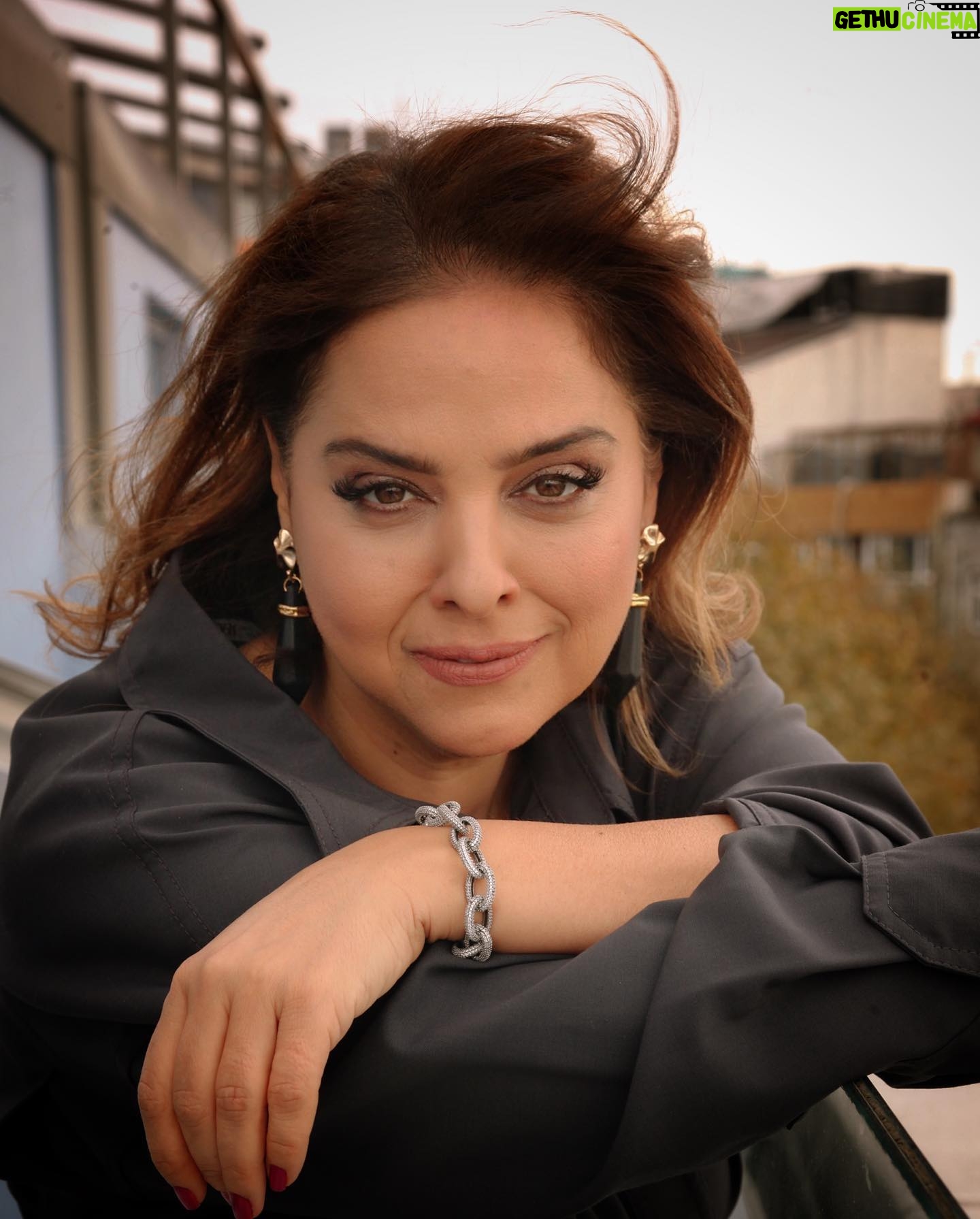 Feri Baycu Güler - 4.3K Likes - Bişeyler bişeyler 🤍💜
Fotoğraf @kemalldedecan
Saç @erbil.caylak
Makyaj @ozlemmdemirofficial
Styling @ilhandalaklioglu
Teşekkürler @selinkokmanagement @mustafaoguzcan