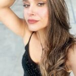 Fernanda Machado Instagram – Depois de mais uma semana mega, ultra corrida, um pouquinho de maquiagem faz um bem e tanto, né gente?! 

Quem aí também ama uma maquiagem natural, com uma pele brilhante e hidratada?!!! É a minha make favorita! Tenho que fazer um vídeo contando os segredinhos dessa make super fácil, e na luz do sol a pele fica mais radiante ainda. 😉✨

#maquiagemnatural #pelehidrarada #skinglow
#makeuptherapy #opoderdamaquiagem 
#autocuidado #selfcare #naturalmakeup 
#maquiagem #makeup
