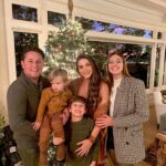 Fernanda Machado Instagram - Feliz natal pra todos!!! 🎄✨ E a noite de natal foi recheada de muito amor, diversão e cantoria! ♥️ #natallindo #feliznatal #minhafamiliameutudo #merryxmas #lovelyxmaseve #natal2022 #xmas2022