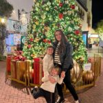 Fernanda Machado Instagram – Quem aí também tá na contagem regressiva pro natal com os pequenos?! Árvore de natal do Passeo Nuevo, a gente tem foto nessa árvore todo ano desde a gravidez do Lucca, mais uma tradição nossa de natal!