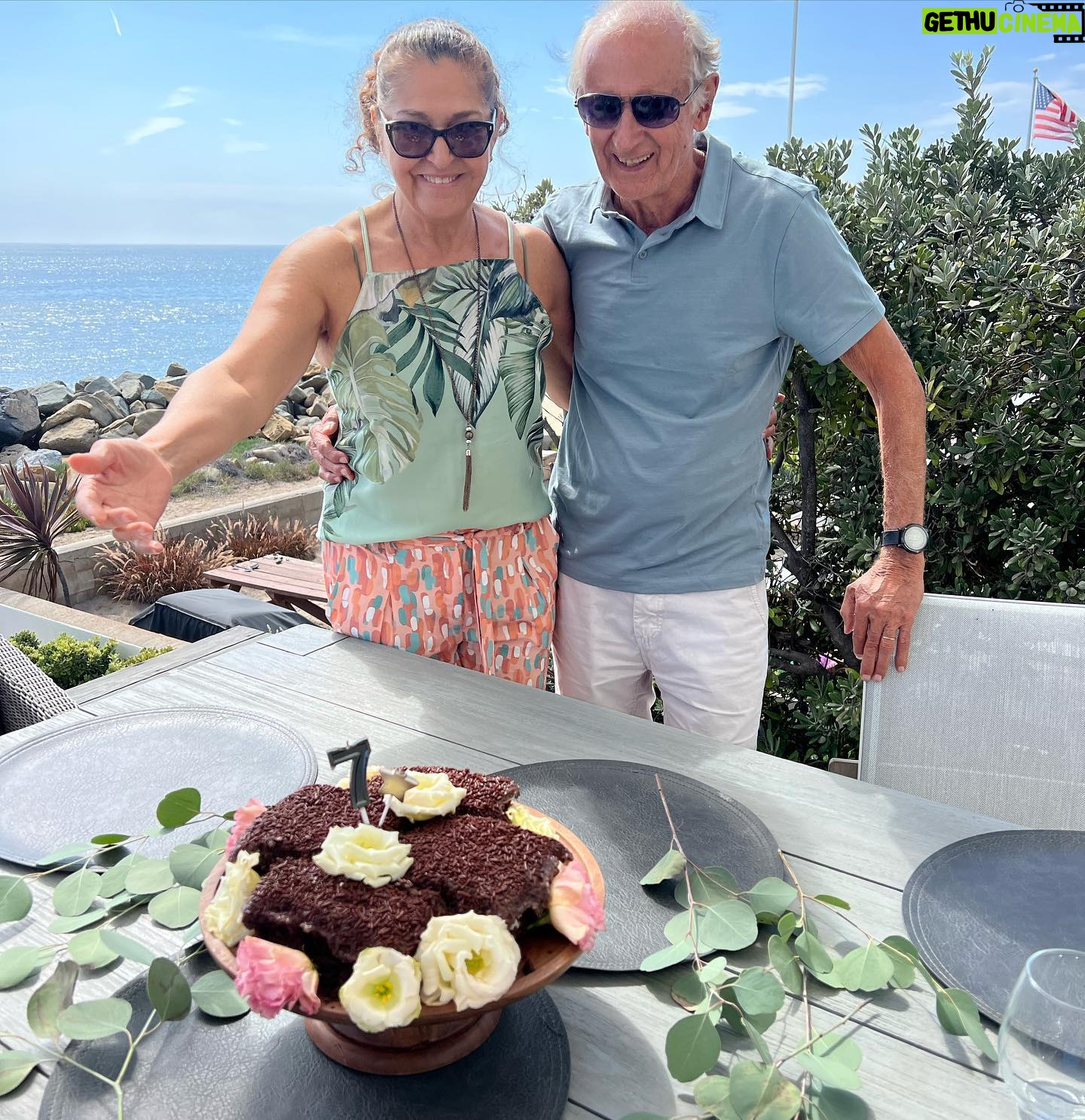 Fernanda Machado - 3.7K Likes - Hoje o dia é todo da minha rainha, feliz aniversário mama!!!!! Feliz 70!!!!🎉🎊🥂♥️✨🙌🏻
Queria muito estar aí pertinho pra te encher de beijos e abraços, mas adorei ter inventado uma festinha adiantada aqui, pra celebrar o seu niver antes de você voltar pra aí.
Muito obrigada por tudo que você já fez e ainda faz por mim, obrigada por todo amor e carinho que você sempre me deu. Muitos anos de vida, muita saúde, muito amor, muita luz, tudo de mais lindo pra você. Celebre muito hoje e sempre!
Te amamos infinito! Muitos beijos e abraços apertados meus, e dos seus meninos!!!!!!
#parabénsvovó #felizaniversariomama #omaioramordomundo #70anosdaminharainha