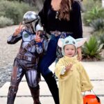 Fernanda Machado Instagram – Mais um Halloween super divertido, que as crianças curtiram muito!!!! 🎃👻🍭🍬

Primeira vez do Leo fazendo trick or treat com a gente, foi demais ver os 2 se divertindo tanto! 

#halloween2022 #funtimes #trickortreat #diversaodascrianças #meusamores #maternidade #spookyseason #sweethalloween #docememorias