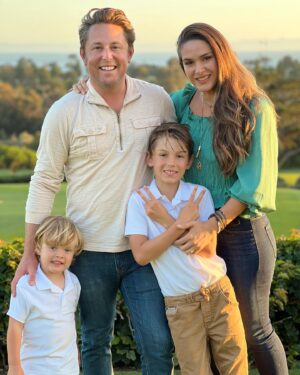 Fernanda Machado Instagram - Coração cheio de gratidão nesse dia de ação de graças! Temos muito o que agradecer…
♥️🙌🏻♥️🙌🏻♥️

Infinitamente grata por todos que fazem parte da minha vida, família, amigos. 

Happy thanksgiving to everyone! 🍂🍁🦃