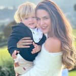 Fernanda Machado Instagram – Nada como um sábado de diversão com meus meninos, pra espantar o stress e o cansaço da semana que passou! 

Eles desceram essa ladeira umas 100 vezes juntinhos! E como é lindo ver os dois se divertindo tanto juntos, coisa mais fofa do mundo. 

Snow day at the club, the boys had so much fun!!😊

#diversãocommeusmeninos
#maternidade #amordeirmãos #omaioramordomundo 
#snowday #snowfun