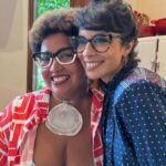 Fernanda Nobre Instagram – Foi um fim de semana intenso. 
Junto com Manu Zappa organizei a Roda de Mulheres no @prosanacozinha. Foram duas mesas de bate papo com mulheres que admiro para refletirmos sobre o dia Internacional da mulher. 
Se tem uma coisa que acredito é a troca e escuta entre mulheres. Afetar e ser afetada. Os temas das mesas eram: o que significa a Prisão pela Beleza e a Relação do Tempo para nós mulheres. 

Foi muito potente, ainda estou reverberando com tudo que foi discutido ali. 

Obrigada cada uma que estava com a gente. Nosso casting estava muito chique! 
 
Vamos fazer mais! 💛