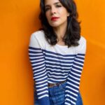 Fernanda Nobre Instagram - Neste fim de semana no RJ vamos ouvir mulheres para celebrar esse mês de luta. @manoelazappa me convidou para organizar junto com ela duas mesas, uma no sábado e outra no domingo, para debatermos assuntos que permeiam o imaginário feminino. Vamos ouvir mulheres admiráveis que são inspiração pelos seus trabalhos e posicionamentos. No sábado vamos falar sobre a prisão da Beleza que agora tomou nuances ainda mais perversos com a distorção digital e os inúmeros filtros que estão confundindo nossa auto percepção Por que a sociedade criou um padrão de beleza completamente irreal, restrito e impossível de se manter? No domingo vamos falar sobre a relação do tempo para nós mulheres. Ele que deveria ser o nosso maior aliado é entendido como nosso inimigo. Como nos relacionamos com o tempo na maternidade, menopausa, no mercado de trabalho, envelhecimento e invisibilidade? Esses papos serão mediados pela poderosa Regina Zappa e ainda teremos uma feira de comidinhas deliciosas. Vem conversar com a gente! To animada ❤️