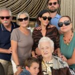 Fernanda Romero Instagram – La palabra ♥️ “Mamá” es fácil de decir, pero no llegamos a valorarla hasta que nos convertimos en una y conocemos el peso que conlleva. A todas las madres, ya sean biológicas, adoptivas o con o sin parejas, las felicito. Son maravillosas y entiendo la dedicación y esfuerzo que ponen día a día. Las admiro mucho. Felicidades en su día, que hoy y siempre seamos valoradas por lo que somos. Estoy agradecida de ser su mamá. Gracias a estas dos almitas  que me eligieron como mamá, amo vivir la vida juntos. Algo que me daba tanto miedo se ha convertido en mi razón de vivir. Los amo y me siento afortunada de estar con ustedes.

📸 by @cocunphotography