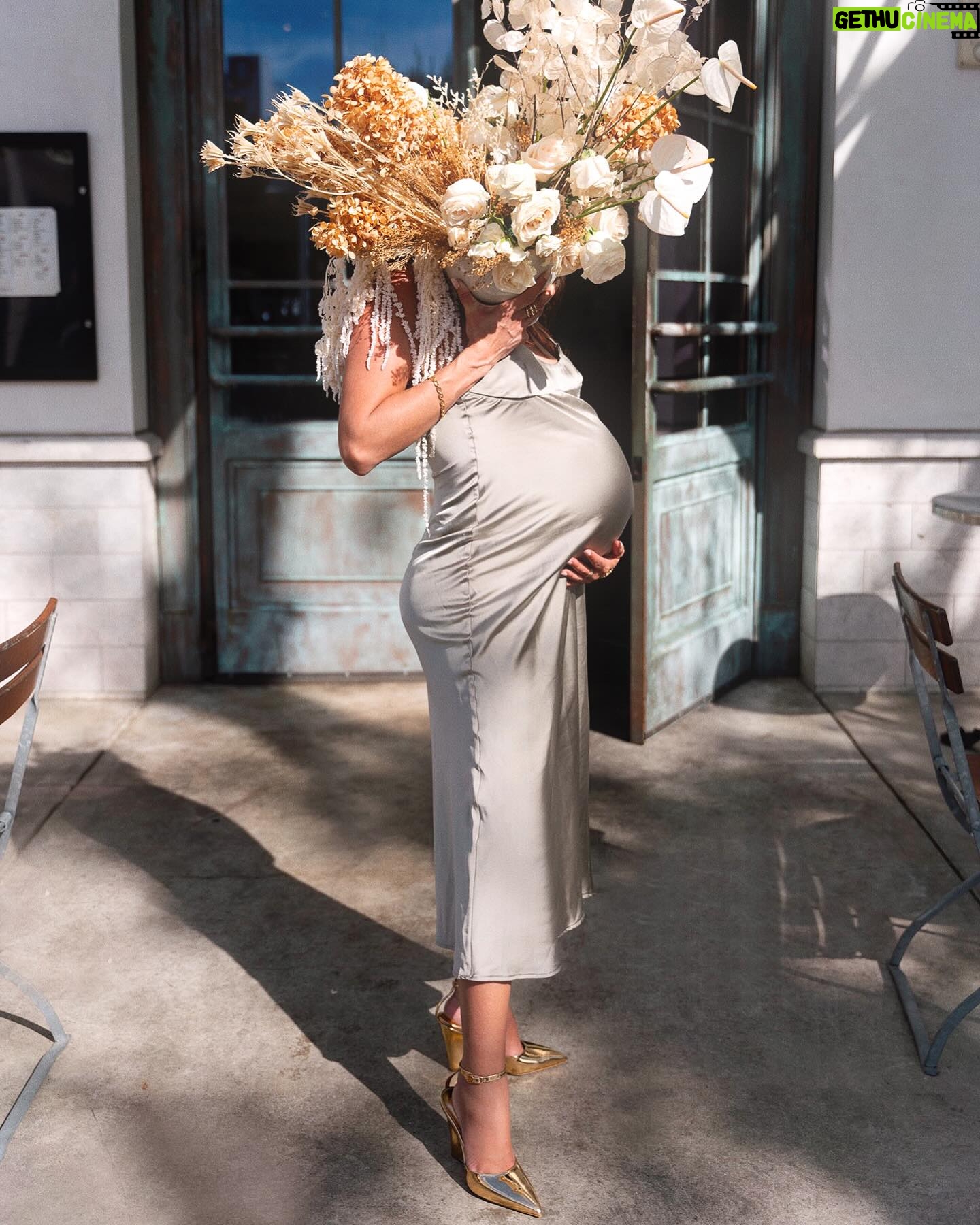 Fernanda Romero Instagram - Just another Bump Day… 💐 . . . . . #babyboy #babybump #bump #bumpdate #bumpfashion #bumppic #bumpstyle #expecting #skin1004 #maternitydress #maternityfashion #maternitysession #maternitystyle #momlife #motherhood #pregnancyfashion #pregnancyjourney #pregnancylife #pregnancyphotos #pregnancystyle #pregnant #ingilizshoes #pregnantmama #pregnantshoot #pregnantstyle #pregnantwoman #thirdtrimester
