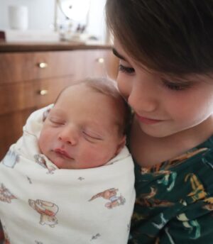 Fernanda Romero Instagram - È arrivato il nostro bambino, il piccolo Alessandro! 👶🏼 🩵Siamo così felici e pieni d'amore. Vi amiamo tanto, Mamma e Papà.

We couldn't be happier and more filled with love. Sebastian is ecstatic and embracing his big brother duties. I am still amazed at how our bodies are so magical that we can create life. Feeling blessed and grateful to be a Mama again. 🙌🏼🫶🏽

Llegó nuestro bebé un poco antes de lo esperado y estamos felices. Esto prueba que a veces hay que dejarse llevar y que las cosas menos planificadas son mejores. Dejamos que el universo nos guíe y confiamos en Dios. Este chico es grande y una semana más no sé cómo lo iba a sacar 😂👶🏼 ¡Pero estamos felices!

-
-
-
-

-
-
-
-
-
-
-
-
-

#Newborn #fernandaromero
#Baby
#NewbornBaby
#BabyLove
#BabyBoy
#BundleOfJoy
#WelcomeToTheWorld
#NewParent
#Parenthood
#BabyLife
#BabyPhotography
#BabyCuteness
#NewFamily
#BabyBlessing
#sweetbaby
