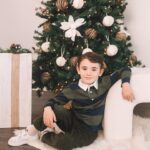 Fernanda Romero Instagram – Cuando pensaste que igual jamás ibas a formar una familia de nuevo 🎄❤️. Y el destino te llena de sorpresas. Cuando te abres al universo y tú corazón está abierto para poder amar de nuevo La magia sucede. Esta Navidad es muy especial para mi. Estamos muy contentos y entusiasmados por la llegada de su nuevo hermanito o hermanita 🐣👶🏼 me siento completa y plena 🙏🏼 Feliz Navidad amigos que sea una linda noche con sus seres queridos. 

📸 by @cocunphotography 
⁣
.⁣
.⁣
.⁣
.⁣
.⁣
#christmas2023 #christmascountdown #christmasdecor #christmasdecorations #christmasgifts #christmaslights #christmasmagic #december #family #familyday #familyfirst #familygoals #familyiseverything #familyisforever #familylife #familylove #familyovereverything #familyphotography #familypic #familytime #gift #holidays #merryxmas🎄 #momlife #santa #santaclaus #xmas #xmasdecorations #xmastime #xmastree