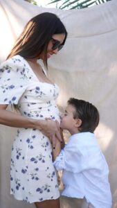 Fernanda Romero Instagram - Someone is ready to be a BIG brother. When the universe gives you the best gift “Life”. MUST WATCH THE VIDEO 🫶🏽👶🏼 To every single mom out there.. just know that you can still believe in Love and that life is full of magic surprises. Bashy you been my rock and my best friend. Now we embark a new journey together as a family. Siempre ha sido nosotros Bashy. Pasamos por mucho y estamos más unidos que nunca. Has sido mi luz y mi razón para creer en mi más que nunca y seguir adelante como mujer y madre. Ahora otra etapa juntos llena de mucho amor. And to my special Nor for making me believe again in the purest Love. Te amo ⁣ .⁣ .⁣ .⁣ .⁣ .⁣ #babies #baby #babyblues #babyboy #babyclothes #babyfashion #babygirl #babylove #babyshop #expecting #expectingmom #love #fernandaromero #lovelive #lovely #lovequotes #lovers #loves #lovestory #loveyou #loveyourbody #maternityphotographer #maternitysession #maternitystyle #momlife #mommytobe #motherhood #mylove #pregnancyannouncement #pregnantandperfect