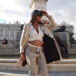 Fernanda Romero Instagram - Si te tocó el alma antes que la piel ahí es 🫶🏽🤍 o no? 👇🏼 ⁣ .⁣ .⁣ .⁣ .⁣ .⁣ #denim #denimaddicted #denimday #denimjeans #denimshirt #denimstyle #fashionstyle #gaymadrid #jacket #jeans #madrid #madridcity #madridlovers #madridmemola #madridmola #madridspain #maternityfashion #miami #outfitoftheday #pregnancyfashion #pregnancyjourney #pregnancylife #pregnancyphoto #eticadenim #fernandaromero #pregnancyshoot #pregnancystyle #fernandaromero #valencia #visitmadrid