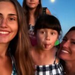 Fernanda Serrano Instagram – Agradeço todos os dias da minha vida, ter quatro filhos, que nasceram, estudam, brincam e vivem num país seguro, com escolas, saúde e numa sociedade livre! Que sempre possamos gritar liberdade e obrigada! Que estes gritos se estendam a todos os cantos do mundo! A todas as crianças, mães, pais e avós deste planeta! Que seja devolvida a infância a todos os pequeninos que estão obrigados a crescer violentamente e à força! Feliz Dia da Criança ❤️ #felizdiadacriança