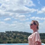 Fernanda Serrano Instagram - Com amor, em família, com amigos, paz, vida… tudo perfeito! Sempre perfeito @malhadinhanova