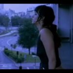 Fernanda Urrejola Instagram - AM, un corto que hice al comienzo de mi carrera 😮 Me encontré con este recuerdo! Un corto que protagonicé hace uff... Su directora fue la maravillosa Nayra Ilic, quien también daba sus primeros pasos. Fue un verdadero desafío! La soledad y angustia son protagonistas de esta historia y sin decir ninguna palabra tuve que expresar todo... Está en Youtube la versión completa 😉 Llevo esta colaboración en mi corazón y la quería compartir con ustedes ❤