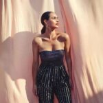 Fernanda Urrejola Instagram - Desconstruye para conocerte, reinvéntate para sorprenderte, lo importante no es reforzar las creencias sobre quién eres, sino transformarse y abrirte al mundo de posibilidades disponibles para ti ✨ Llegó la primavera :) Es hora de florecer y mostrar todo lo que hemos aprendido 🌸 Fotografia: Javiera Eyzaguirre @javieyzaguirre @estudiofe Maquillajes: @aledelsante Vestuario: @pau_poblet_ / @espaciomagmacl Arte: @arte.valentia Management: @AgenciaVersus