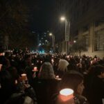 Fernanda Urrejola Instagram - Anoche miles de mujeres nos reunimos frente a la moneda para Gritar con nuestras voces y corazones NUNCA MÁS ES FUNDAMENTAL QUE SE ENSEÑE EN LOS COLEGIOS LA VERDAD! El 11 de septiembre de 1973 un golpe de estado dio inició a una cruenta DICTADURA que duró 17 años, y en la que se cometieron espantosos crímenes de lesa humanidad NUNCA La democracia bombardeada NUNCA Un presidente muerto NUNCA En llamas La Moneda NUNCA La violencia desatada NUNCA Un país en el espanto NUNCA La palabra silenciada NUNCA Los libros en la hoguera NUNCA Los huesos en el desierto NUNCA Las lógicas de guerra NUNCA Exiliados de nuestra tierra NUNCA Política de la masacre NUNCA Masacre de la política NUNCA Cuerpos torturados, violados, NUNCA Violencia sexual politica NUNCA Cuerpos quemados, degollados NUNCA Desaparecidos ni ejecutados NUNCA Relegados ni erradicados NUNCA Niños robados NUNCA Búsquedas sin respuesta NUNCA Los dañados sin justicia NUNCA Poblaciones entre rejas NUNCA Un canto silenciado NUNCA Odiarnos entre hermanos NUNCA Ideas censuradas NUNCA Personas prohibidas NUNCA El fin de la memoria NUNCA Hermanas delatadas NUNCA Corazones traicionados NUNCA Una dictadura NUNCA Una dictadura NUNCA Una dictadura