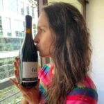Fernanda Urrejola Instagram - Fue el #DiaNacionalDelVino y quiero aprovechar para celebrar a mi vino favorito ❤️ El que siempre me acompaña en mis breaks y ayuda para tener la mejor inspiración 😉 Salud por @migueltorrescl🍷👌