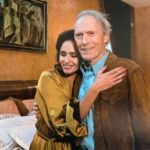 Fernanda Urrejola Instagram - Este momento feliz está de aniversario ❤️ Se cumplen dos años de esta MEGA experiencia compartiendo con una leyenda del cine, el gran Clint Eastwood 💪🏽❤️🙌🏽 Hay días que me dan ganas de renunciar a todo… pero luego pienso en este momento y cómo todo llega cuando tiene que llegar. Confiar y seguir adelante❤️ No renuncien a sus sueños 💫 🎬 #CryMacho @crymacho