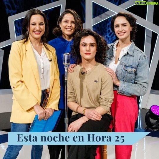 Fernanda Urrejola Instagram - 🟣⚪🔵 Esta noche @ferurrejola, @franciscalegria y @enzoferr._, equipo de la película @lavacamovie 🐄, llegan a #Hora25NTV 🎞️ 🎭 📚 En el estudio nos visita nuestra columnista de artes escénicas @carolinasofia3 y nos trae el montaje Mocha Dick de @teatrouc y @_lotuyoespuroteatro. Por su parte Sergio Parra, en su columna de libros, se sumerge en los tesoros literarios de El Cid Campeador, una librería de libros usados. Sobre el escenario de Hora 25 una nueva voz del R&B y neosoul nacional @yourgirl__kya. 📍#Hora25NTV se emite cada miércoles a las 23:59 y los domingos a las 22:00 horas en @ntvchile. También los viernes después de los Best Seller en @TVN. Además revive los capítulos en Youtube NTV Chile.