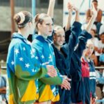 Fernanda Urrejola Instagram - Estuve en el aeropuerto y me encontré con varias delegaciones deportivas de distintos países llegando a Chile para competir en los Panamericanos @santiago2023oficial Me dio mucha nostalgia… recordar esa época en la que me ponía orgullosa el buzo de Chile y me juntaba con mis compañeras para viajar a competir. Recuerdo los nervios, las ansias y todo lo involucraba la competencia. Nunca he sido partidaria de ningún tipo de nacionalismo extremo, pero recuerdo lo orgullosa que me hacía sentir representar a mi país 🇨🇱 Cada vez que gané medallas, lloré de emoción cuando se izaba nuestra bandera y sonaba el himno nacional ❤️😍❤️ Les deseo lo mejor a cada uno de los participantes, en especial a los deportistas chilenos ❤️❤️❤️ Me encanta que Chile sea la cede de un evento deportivo tan importante!!! Vamoos con todo!!! ¿En la tercera foto logran saber cuál soy?🤔🤭 #Panamericanos2023 #Santiago2023