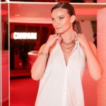 Fiammetta Cicogna Instagram – Parthenope è una cura per quel tarlo che non ti abbandona da quando a decidere per te era quell’innocente arroganza chiamata giovinezza.
Parthenope non lascia nostalgia, ma perdono. 

Grazie @campariofficial per questa bella Cannes❤️
#invitedbycampary