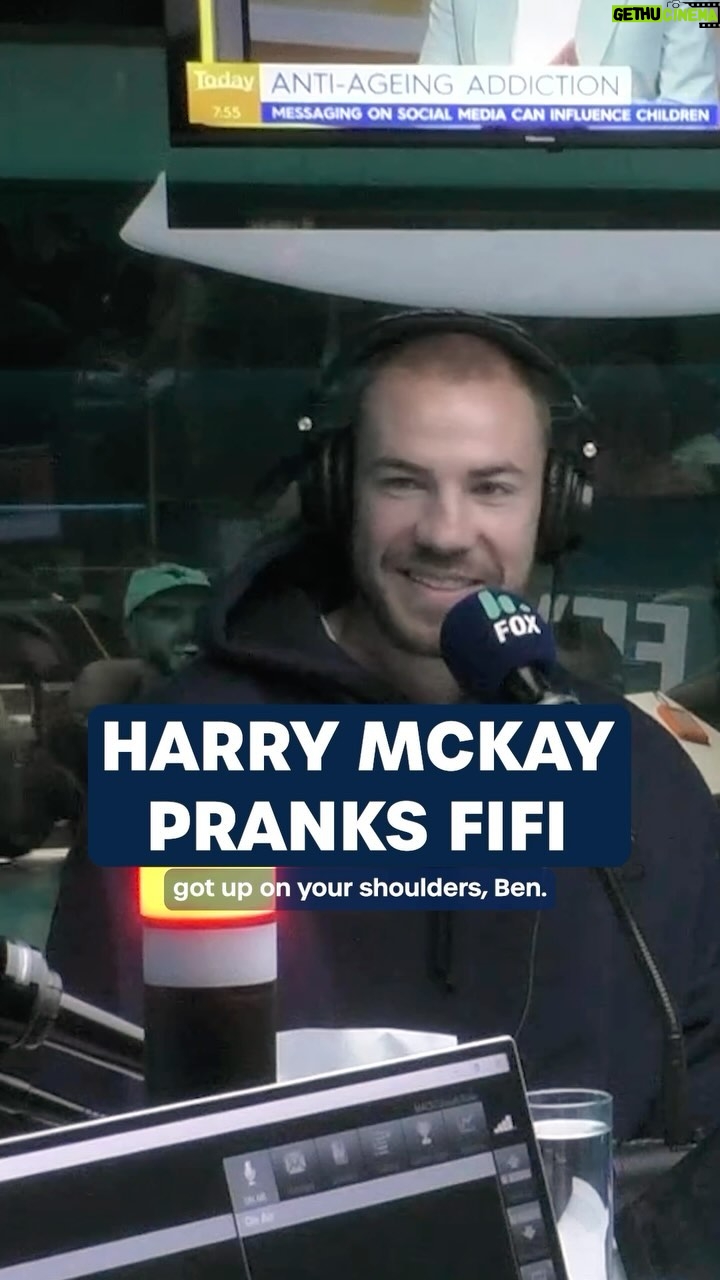 Fifi Box - 11K Likes - @harrymckay10 pranks Fifi pretending to be his twin brother, Ben π