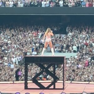 Fifi Box Instagram - The most incredible night @taylorswift 🙌🙌💃💃 One woman captivating 96,000 people at the MCG and I know how lucky I was to get to share this with my girls, a memory they’ll have forever 🙌🥰🙌 #taylorswift #erastour