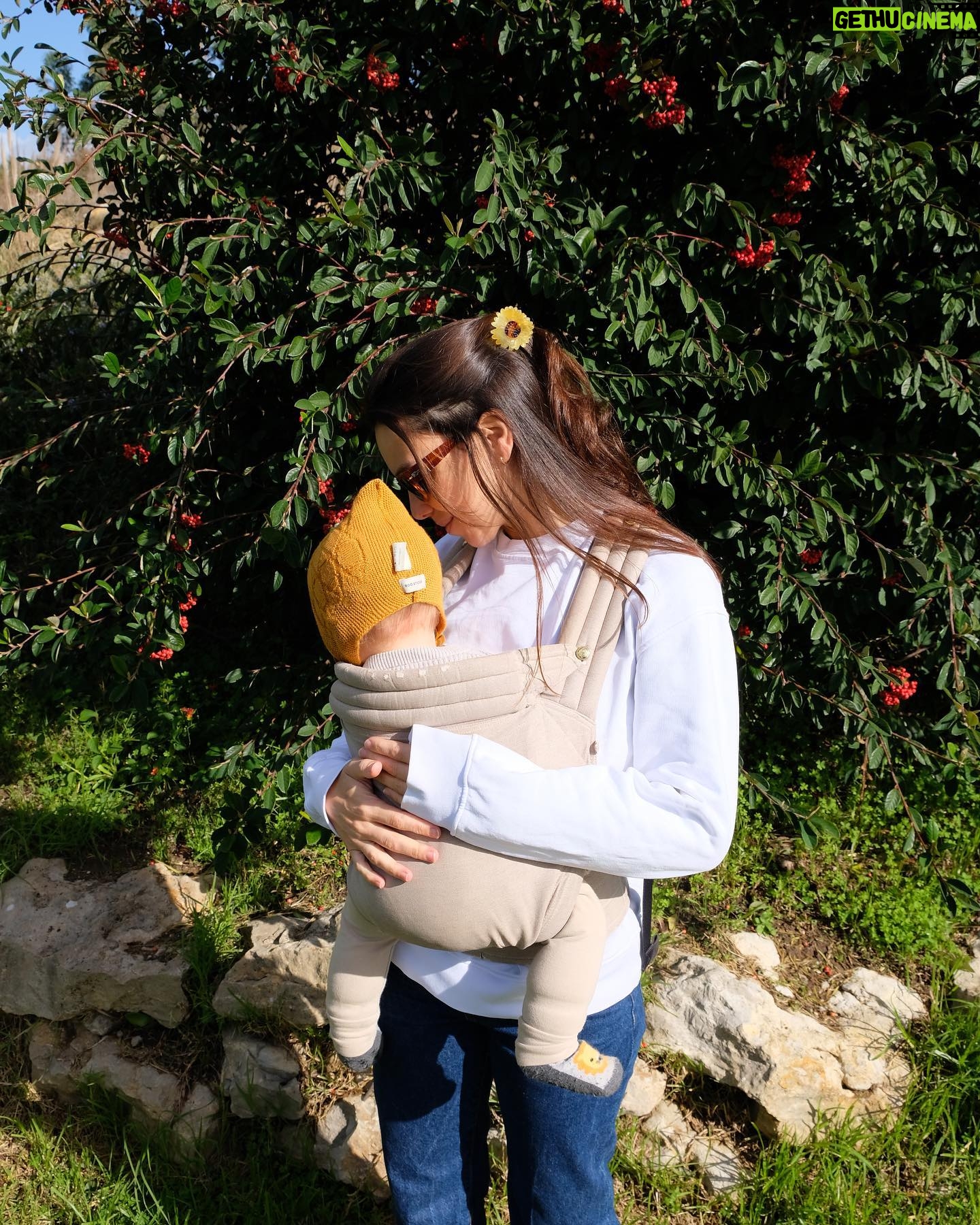 Filipa Areosa Instagram - Enjoying a peaceful day in the park with my little one. 💚 #MomLife #ParkDays #BabyLove