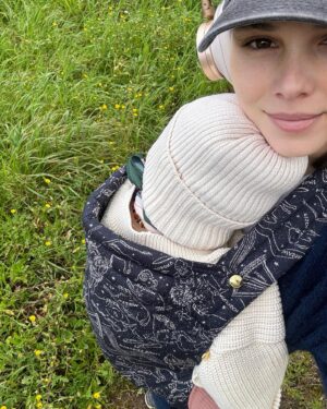 Filipa Areosa Instagram - What a beautiful week! I’m so grateful that I can stay at home with my baby and still be able to do the things I enjoy the most while not compromising his happiness and mine. I’m so grateful to all the ppl that help me on the daily basis, and also work. I’ve encountered so many beautiful women lately, that not only welcomed him in their lives but also do it without making me feel guilty. I would love him to be raised by these women. Cuz we’re working for the collective and not only the individual🤍 
*emel you suck!