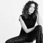 Filipa Nascimento Instagram - Juntei-me à campanha solidária “LOVE CUT”, que vai reunir os melhores profissionais de cabelo, de norte a sul do país, no dia 25 de fevereiro, no salão do @chiadostudio. Neste dia vão poder fazer um corte de cabelo por apenas 10€, com a totalidade do valor a reverter para a @fundacaooseculo. Basta vires de cabelo já lavado! Cut Your Hair, Share Your Love ❤️ #campanhasolidaria #lovecut #cutyourhairshareyourlove #chiadostudio Foto Frederico Martins @frederico__martins Assistente foto Pedro Sá @p.g.sa Cabelos Cláudio Pacheco @claudiopachecohairstylist Com equipa Chiado Studio Daniel Pereira @daniel_santarem23 Soraia Tome @soraiartome, Andreia Santos @andreiafss11 Styling Larissa Marinho @larissamrsa Assistente de Styling Giulianna Mancuso @gflmancuso Make up Elodie Fiuza @elodiefiuza e Lea louro @leamaguilouro Vídeo Antonio Medeiros @medeiros_antonio_