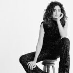 Filipa Nascimento Instagram - Juntei-me à campanha solidária “LOVE CUT”, que vai reunir os melhores profissionais de cabelo, de norte a sul do país, no dia 25 de fevereiro, no salão do @chiadostudio. Neste dia vão poder fazer um corte de cabelo por apenas 10€, com a totalidade do valor a reverter para a @fundacaooseculo. Basta vires de cabelo já lavado! Cut Your Hair, Share Your Love ❤️ #campanhasolidaria #lovecut #cutyourhairshareyourlove #chiadostudio Foto Frederico Martins @frederico__martins Assistente foto Pedro Sá @p.g.sa Cabelos Cláudio Pacheco @claudiopachecohairstylist Com equipa Chiado Studio Daniel Pereira @daniel_santarem23 Soraia Tome @soraiartome, Andreia Santos @andreiafss11 Styling Larissa Marinho @larissamrsa Assistente de Styling Giulianna Mancuso @gflmancuso Make up Elodie Fiuza @elodiefiuza e Lea louro @leamaguilouro Vídeo Antonio Medeiros @medeiros_antonio_
