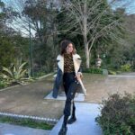 Filipa Nascimento Instagram - Que este ano seja como a minha roupa, cheio de combinações improváveis 🤘🏽