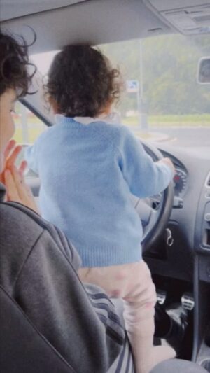 Filipa Nascimento Instagram - Nem vale a pena pôr por palavras o que ser mãe é… mas achei que valia a pena mostrar a ginga da minha filha 💃🏽
O amor da minha vida!
Amo-te muito🤍