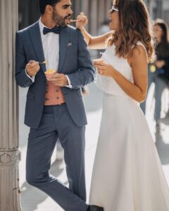 Filipa Nascimento Instagram - Dois anos de casada com o homem mais bonito do planeta que por acaso também é o melhor pai do mundo! 🤍 Há pessoas com sorte 😏