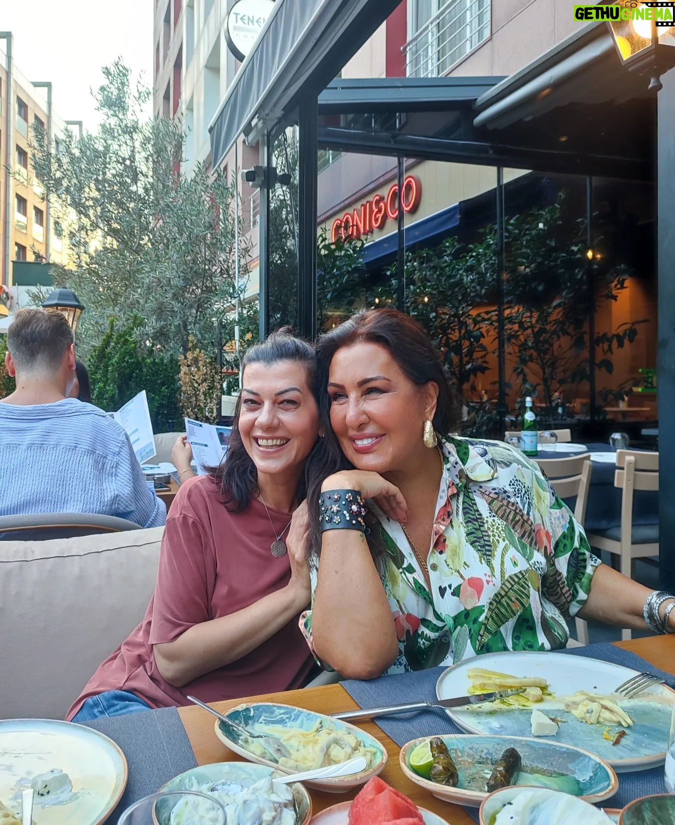 Filiz Ahmet Instagram - Sanatı gibi kendisi de Muhteşem insan @durunukhet @tenedosofficial