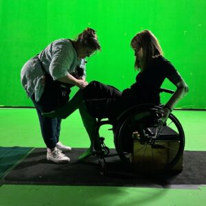 Fiona Dourif Instagram - Last plug! Season finale tonight gets so damn weird 
10/9 c on @syfy and @usanetwork 🤘🤘🤘
