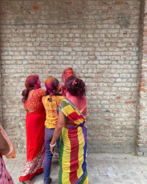 Fiona Dourif Instagram - Holi shit