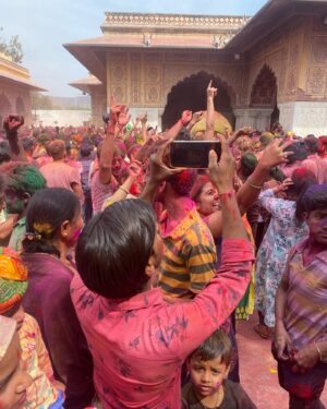 Fiona Dourif Instagram - Holi shit