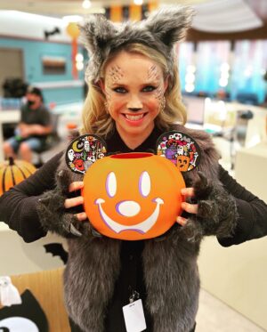 Fiona Gubelmann Instagram - Happy Halloween 🎃 👻 
Enjoy an all new Good Doctor Tonight! 
•
•
•
@thegooddoctorabc #thegooddoctor  #parnick #morganreznick #fionagubelmann @disney #disney #mickeymouse @abcnetwork