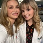 Fiona Gubelmann Instagram - Please give a big good doctor welcome to the lovely and talented @kaylacromerofficial 👏 @thegooddoctorabc #thegooddoctor