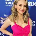 Fiona Gubelmann Instagram - Had the most wonderful of evening last night seeing old friends at the @atxfestival. • Was very excited to find this amazing dress & earrings at my favorite shop in Austin @estilo_austin (thank you @thechristycarlsonromano for helping me find this treasure of a store!) • 👗 @estilo_austin 💎 @minichiellojewellers #atx @atxfestival #austintvfestival #austin #austintexas