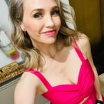 Fiona Gubelmann Instagram – Had the most wonderful of evening last night seeing old friends at the @atxfestival. 
•
Was very excited to find this amazing dress & earrings at my favorite shop in Austin @estilo_austin (thank you @thechristycarlsonromano for helping me find this treasure of a store!)
•
👗 @estilo_austin 
💎 @minichiellojewellers 
#atx @atxfestival #austintvfestival #austin #austintexas